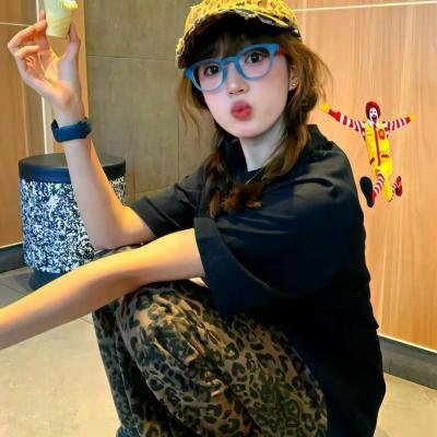 什么十八岁美少女是我祖宗